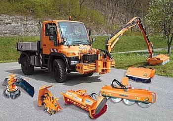 Mercedes-Benz Unimog je univerzálním nosičem nářadí a pracovních nástaveb