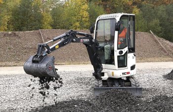 Nejnovější zástupce typové řady minirypadel TEREX: TC 19 hmotnosti 1810 kg s nulovým přesahem zádě