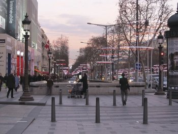 Slavná Avenue des Champs-Élysées