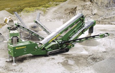 Plošinový třídič McCloskey S190-3D za kuželovým drtičem