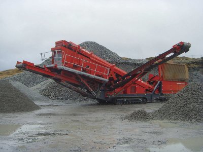 Třídič FINLAY 684 dvousítným robustním třídičem 4,3 x 1,7 m