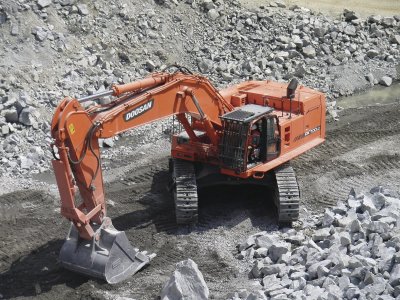 Pásové rypadlo Doosan DX 700LC