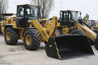 Kolový nakladač Cat 930K