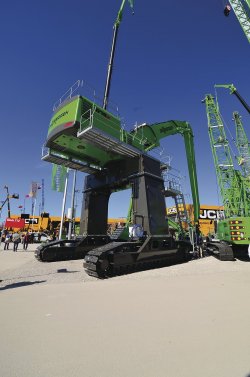 SENNEBOGEN na veletrhu bauma 2013 (fotografie Helena Hejhálková)