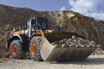 Kolový nakladač Hitachi 3692 HR s pneumatikami ERL-30