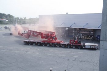 Kolosální trafomost s označením Faktor 5 uveze 500 000 kg a fascinuje dynamikou