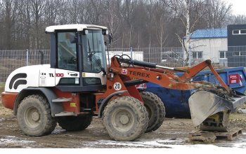 Čelní kolové nakladače TEREX slouží k obratné manipulaci na stavbách