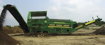Bubnový třídič McCloskey 516 – třídění výkopové zeminy