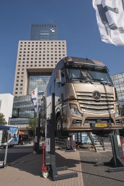 Značná část firem, která se prezentovala na Automechanice, byla zaměřena na diagnostiku a servis nákladních vozidel