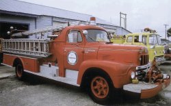 International Harvester B-185 (1950), 185/136 (k/kW), vidlicový zážehový osmiválec 7,6 l