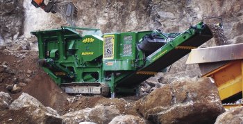 Čelisťový drtič McCloskey J44 – drcení lomového kamene