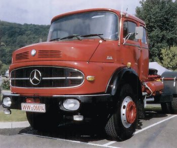 Mercedes-Benz 1624 (1971), 240/176 (k/kW), řadový šestiválec 11,6 l