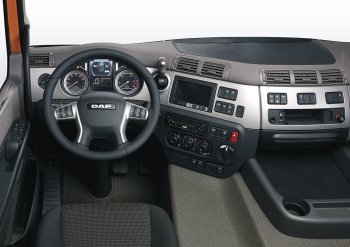 Standardně je pro model DAF CF s motorem PX-7 dodávána manuální převodovka, na přání je dodávána automatizovaná převodovka AS Tronic