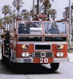 Ward LaFrance Ambassador (1970), řadový šestiválec 335/246 (k/kW) 14,0 l