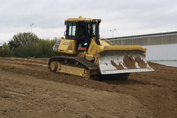Při práci se nám představil například inteligentní dozer KOMATSU 61EXi