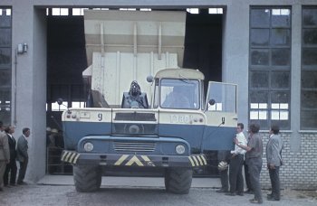 Vzácná fotografie z archivu lomu Mokrá-Horákov. Dampr T180, vyráběný ve Stavostroji Nové Město na Metují. Poháněn motory LIAZ o výkonu až 340 kW