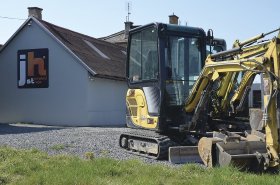 Firma Jiří Husák Stavební stroje sází na zlepšováky, rychlý servis a půjčovnu