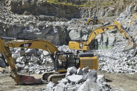 Co se opravdu povedlo, byl vývoj a výroba lopaty na čelní nakladač. Nářadí z otěruvzdorné oceli slouží ve známém lomu u Sedlčan