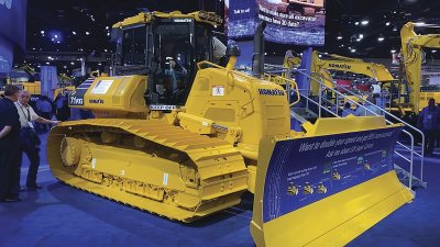 Hydrostaticky poháněný dozer D71PXi-24 s iCM 2.0 v expozici Komatsu na ConExpo v Las Vegas