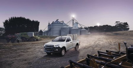 Pracovní verze D-Max L s karoserií Single Cab je v nabídce s pohonem 4×2 nebo 4×4.