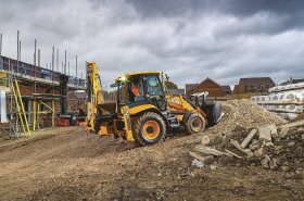 U nových rýpadlo-nakladačů JCB se snoubí zdařilý design s moderní elektronikou