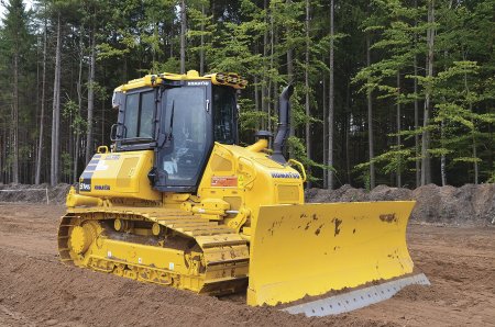 Dozer Komatsu byl jedním z hlavních lákadel akce.