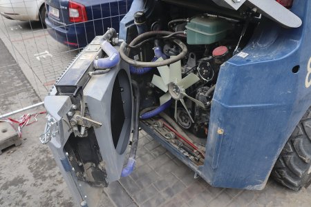 Doširoka výklopný chladič umožňuje lepší přístup do motorového prostoru.
