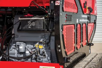 Srdcem stroje Red Rhino 5000 Plus je úsporný vodou chlazený motor Kubota o výkonu 18,5 kW (25 HP).