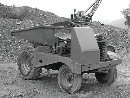 Typy Muir-Hill 10B a 10S využívaly podvozek z traktoru Fordson Major E27N.