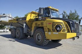 Firmě KERACLAY se nové stroje Komatsu vyplácejí. Produktivita šla nahoru