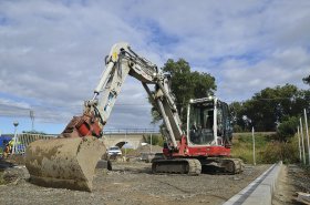 Jak vypadá denní směna v TB 370. Mít klíček od Takeuchi je snem mnoha strojníků