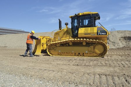 Pásový dozer D71PXi-24.