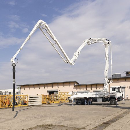 Výložník, složený z pěti ramen, je velkou devizou čerpadla Liebherr THP 170H 36 M5 XXT.