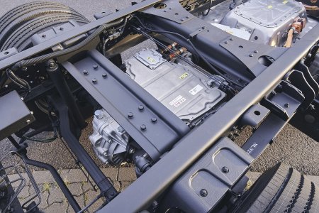 Motor se synchronním pohonem s permanentními magnety a vodním chlazením vyvinula společnost Bosch.
