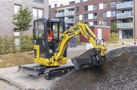 Nová mini-rýpadla Komatsu PC17R-5 a PC20R-5 zamířila do Čech