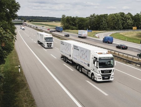 Společnost MAN Truck & Bus poprvé předvedla praktické použití tzv. „síťových konvojů kamionů“ v Německu v roce 2018. (foto MAN)