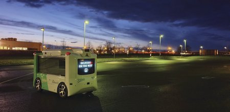 Prototyp Valeo eDeliver4U se dokáže pohybovat autonomně v hustém a složitém městském prostředí. Prozatím jen rychlostí 12 km/h. (foto Valeo)