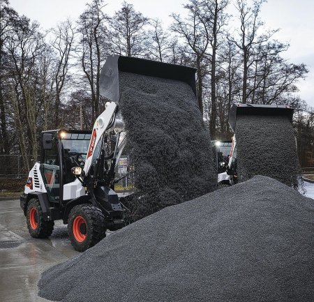 Nakladač L95 má široké využití. Vysoký výkon je zajištěn kombinací výkonného motoru Bobcat 75 HP, hydrauliky a maximální pojezdové rychlosti 40 km/h.