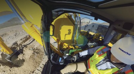 Elektromotory produkují mimo jiné výrazně méně vibrací, takže strojníci se mohou těšit na dosud nevídaný komfort při práci.
