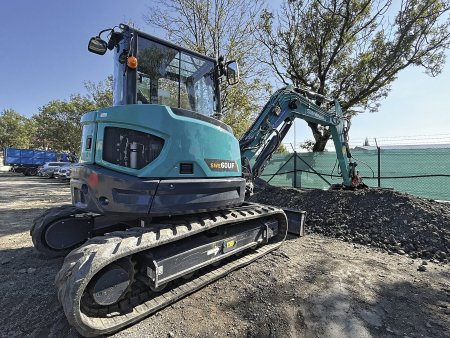 Dobře vybavený stroj s velkým potenciálem na tuzemském trhu, a to nejen díky zajímavé ceně. To je model SWE 60UF.