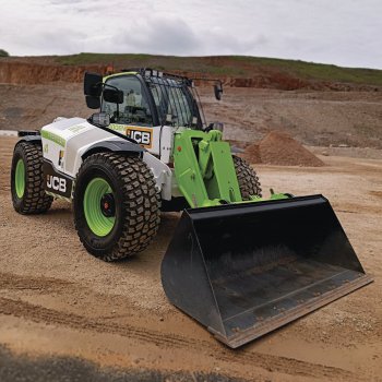 U větších strojů JCB sází na technologii čistého spalování vodíku.