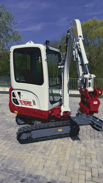 Takeuchi TB 320 s naklápěcí hlavou je možné si u VLW také zapůjčit k vyzkoušení.