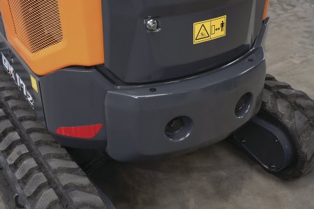 Model DX17Z-7 je standardně vybaven protizávažím o hmotnosti 180 kg, s možností přídavného protizávaží o hmotnosti 85 kg pro použití s volitelným delším ramenem.