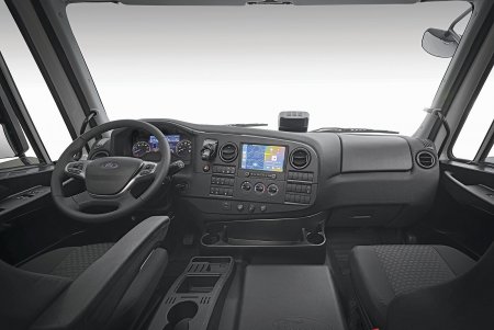 Moderní kabiny řady F-LINE nabídnou nové materiály a vylepšenou ergonomii ovládacích prvků.