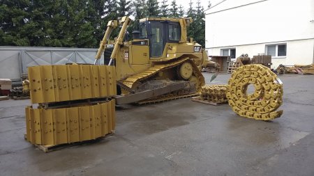 Dokumentace výměny podvozkových dílů ITR na stroji Cat D6 T.