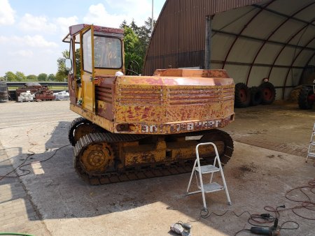 Pásové rypadlo R 901 bylo na poslední chvíli zachráněno před sešrotováním.