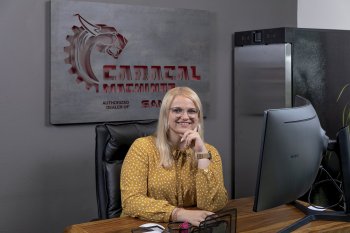 Eva Kalcovská, jednatelka a zakladatelka CARACAL MACHINES.