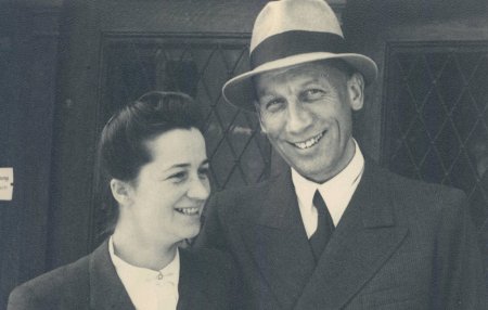 Alfred Kärcher založil společnost 2. ledna 1935. Po jeho smrti ji převzala jeho manželka Irene, která byla velmi zdatná manažerka a velkou měrou přispěla k expanzi na zahraniční trhy.