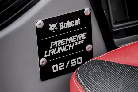 Každý stroj ze série „Premiere Launch Edition“ je opatřen jedinečným identifikačním štítkem.