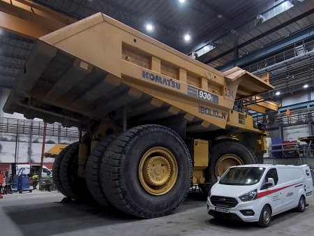 Servisní týmy Cummins jsou navíc připraveny starat se o širokou škálu strojů Komatsu s motory Cummins – od bagrů a sklápěčů po nakladače a buldozery.